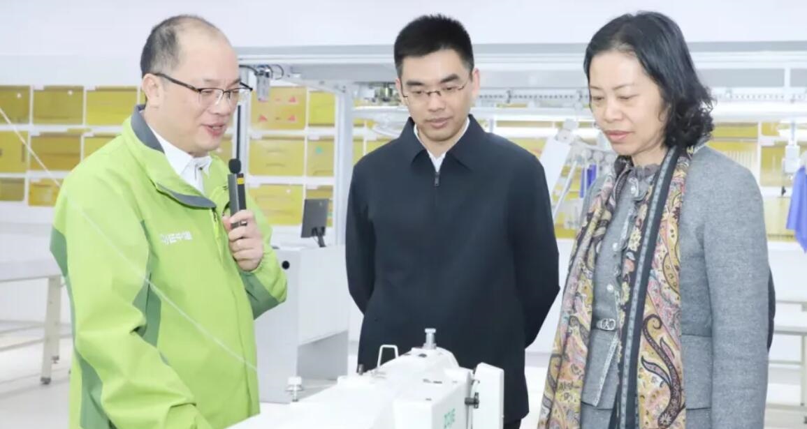 复旦大学常务副校长许征一行莅临中捷公司考察调研