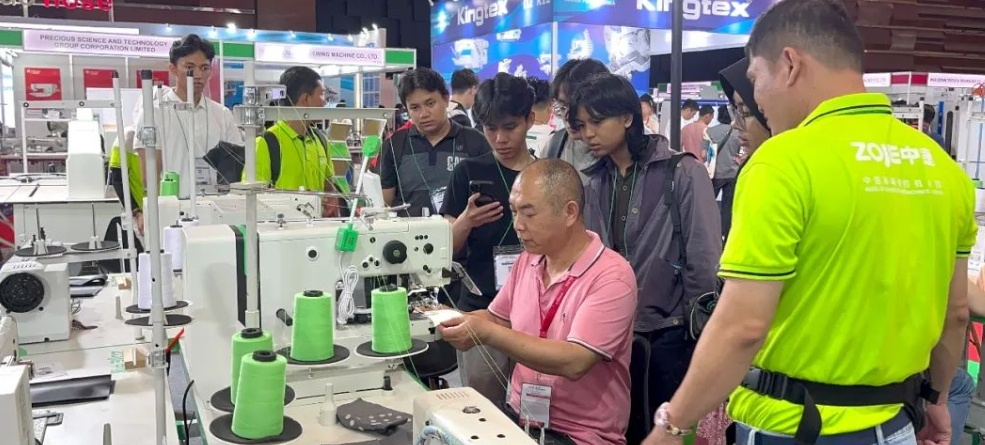 中捷亮相印尼国际纺织服装机械展，首日人气爆棚！